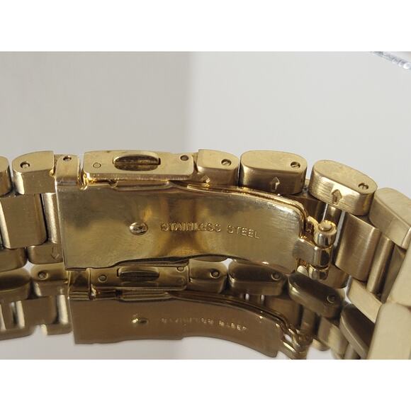 Michael Kors Women's Classic Gold Tone Chronograph Watch MK6212 New Battery - Picture 9 of 9